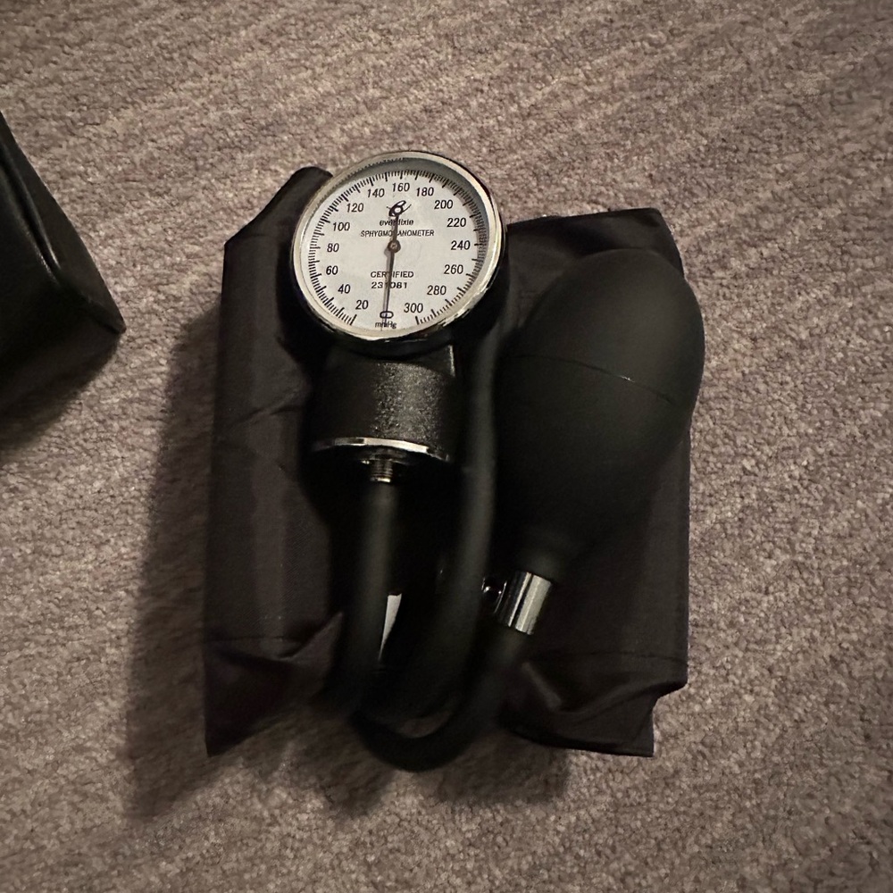 Everdixie brand new blood pressure cuff
